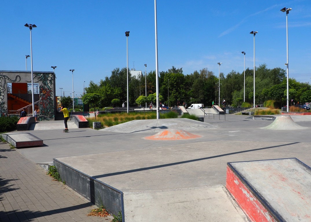 Lokalizacja: PIASECZNO - skatepark